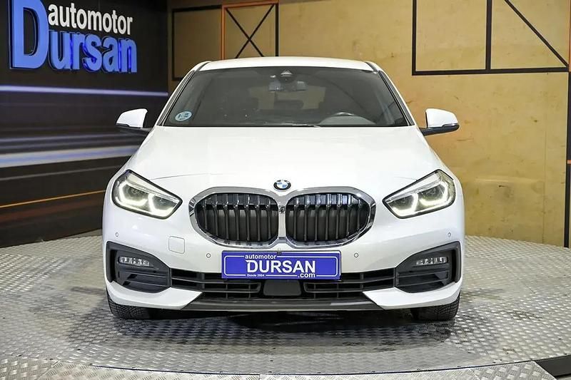 Begagnad BMW 118 150 HK (110 kW) 2022 Vit Halvkombi