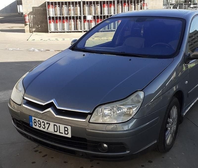 Usado Citroën C5 138 CV (101 kW) 2005 Gris / plateado Berlina