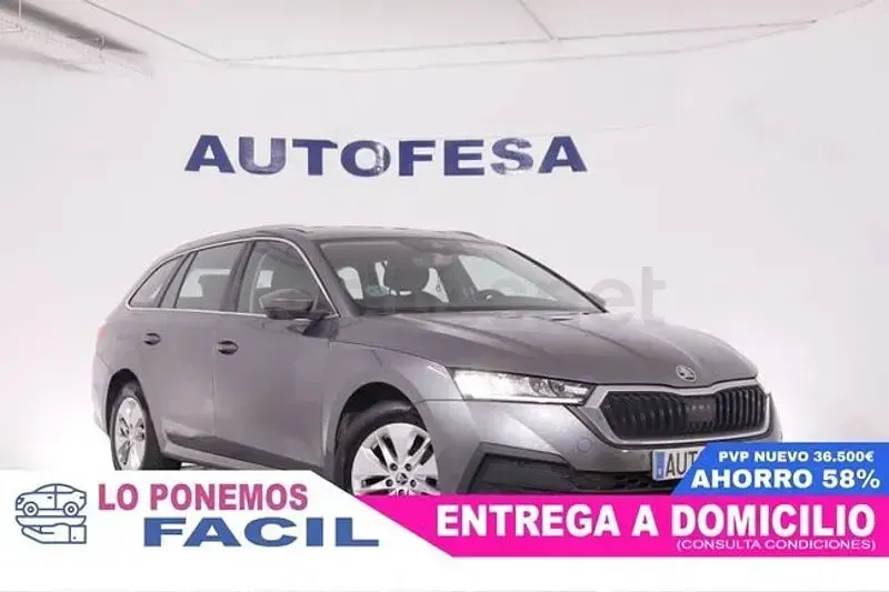 Usado Skoda Octavia Ambition 150 CV (110 kW) 2023 Gris / plata Familiar