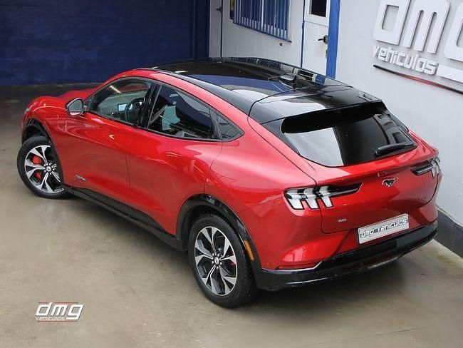 Usado Ford Mustang Mach-E Premium 258 kW (351 CV) 2022 Rojo SUV