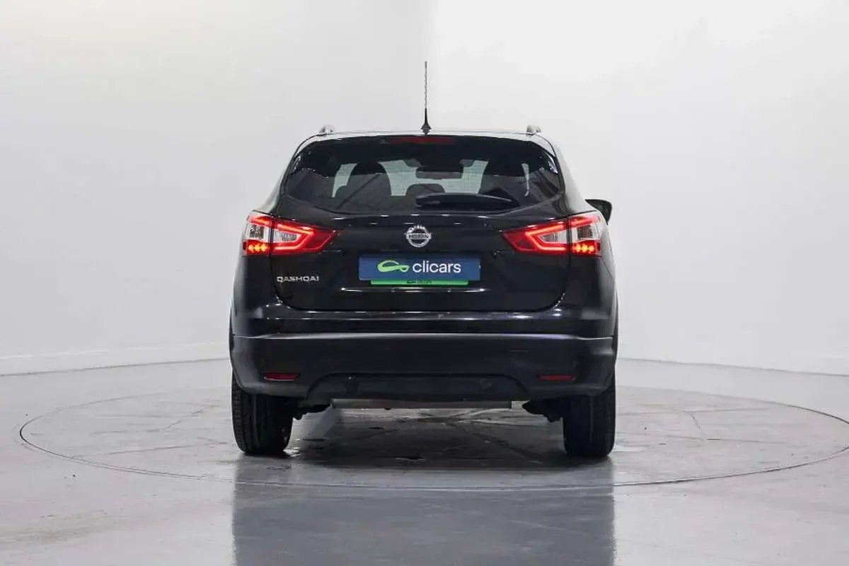 Usado Nissan Qashqai N-Connecta 116 CV (85 kW) 2016 Negro SUV