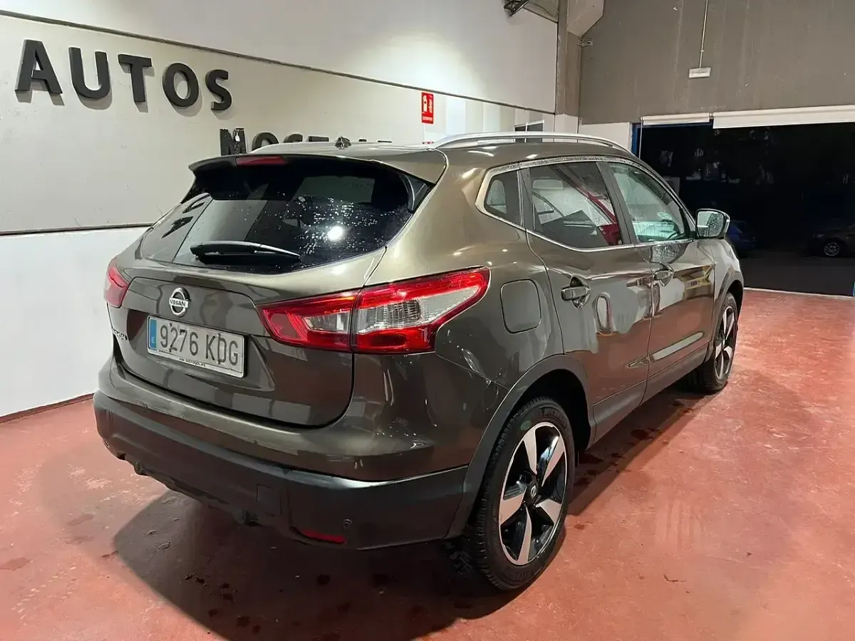 Usado Nissan Qashqai N-Connecta 110 CV (80 kW) 2017 Marrón SUV