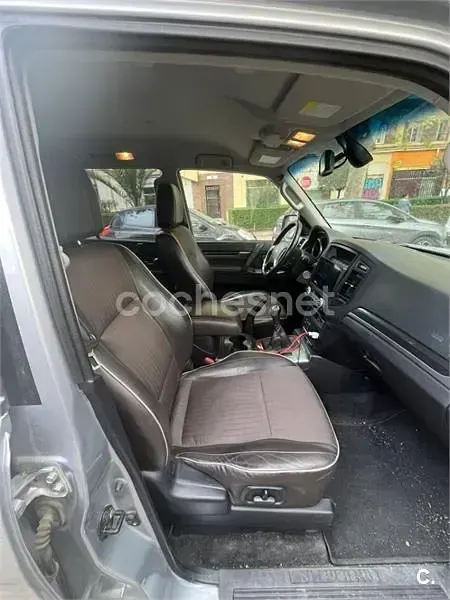 Usado Mitsubishi Montero Motion 200 CV (147 kW) 2011 Gris / plata SUV