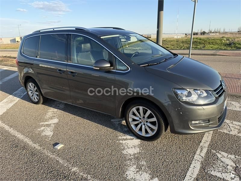 Usado VW Sharan Advance 140 CV (102 kW) 2015 Gris / plata Monovolumen
