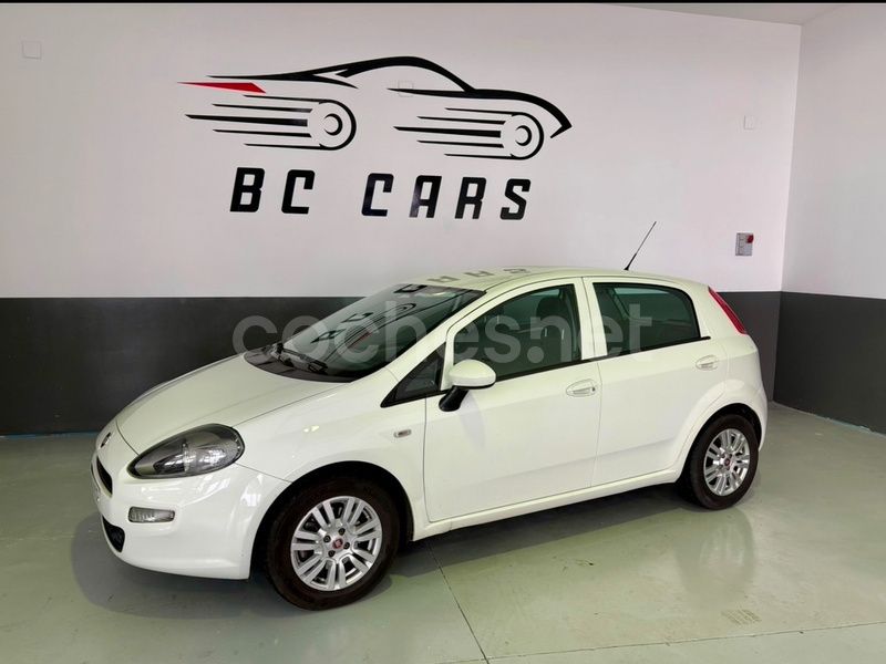 Blanco Usado 2017 Fiat Punto Easy Utilitario | 8500 € (Precio justo) - Imagen 1/4