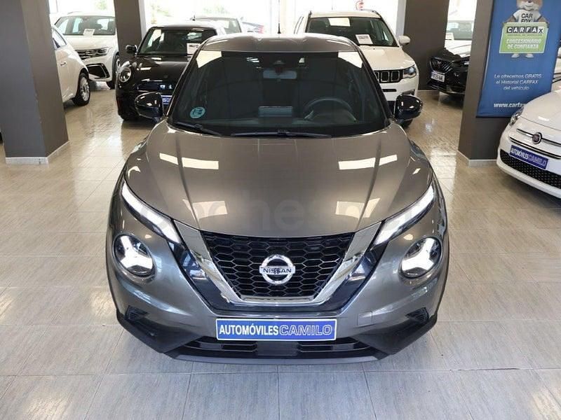 Usado Nissan Juke Acenta 114 CV (83 kW) 2021 Gris / plata SUV