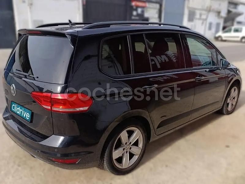 Usado VW Touran Sportline 115 CV (84 kW) 2018 Negro Monovolumen
