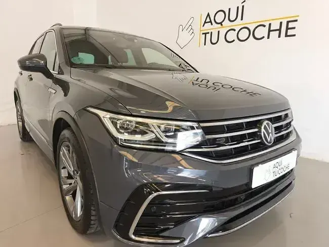 Usado VW Tiguan R-line 150 CV (110 kW) 2021 Gris / plata SUV