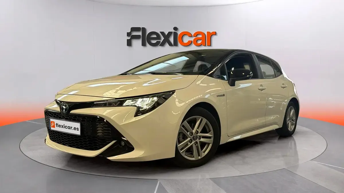 Usado Toyota Corolla Active 122 CV (89 kW) 2021 Blanco Berlina