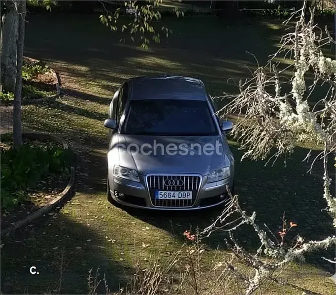 Usado Audi A8 233 CV (171 kW) 2004 Gris / plata Berlina