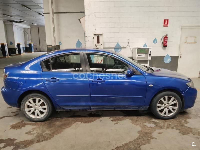 Käytetty Mazda 3 Active 143 HP (105 kW) 2007 Sininen Sedan