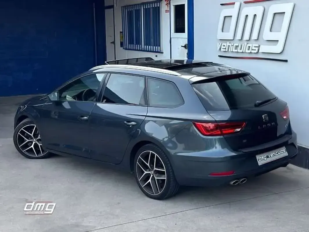 Usado Seat Leon ST FR 150 CV (110 kW) 2020 Gris Familiar