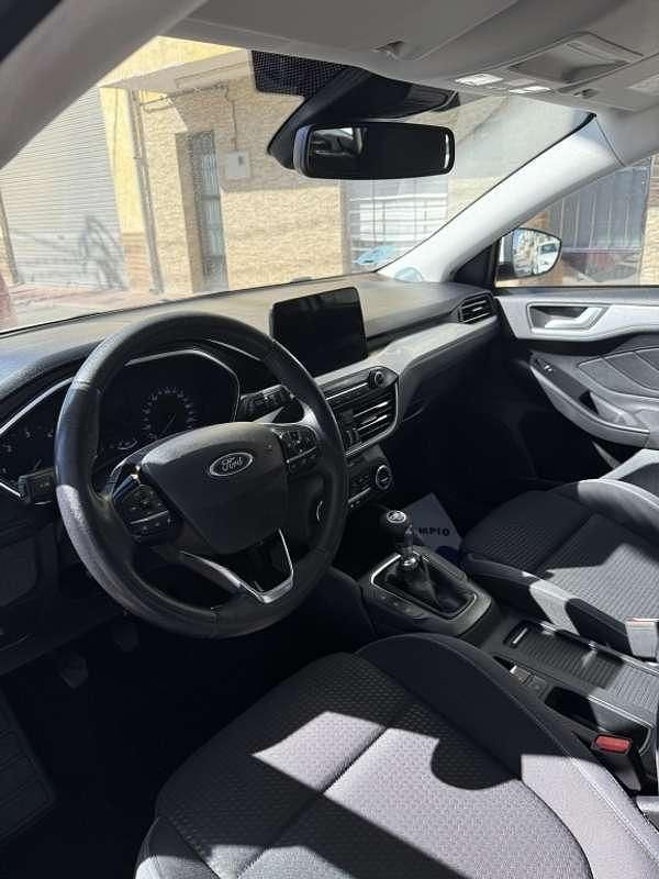 Usado Ford Focus Active X 120 CV (88 kW) 2020 Blanco Familiar