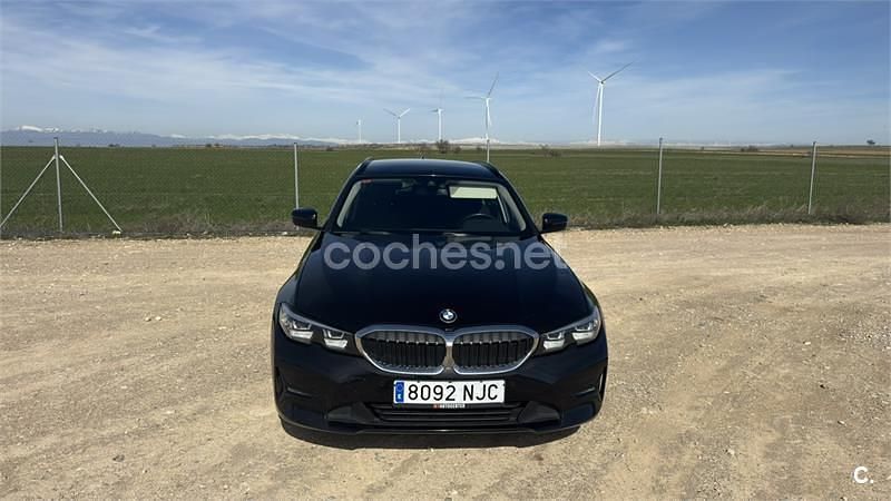 Usado BMW 318 150 CV (110 kW) 2021 Negro Familiar