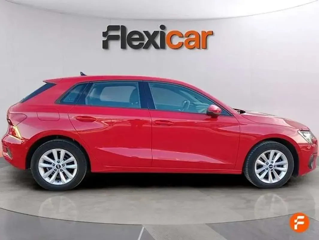 Usado Audi A3 110 CV (80 kW) 2021 Rojo Berlina