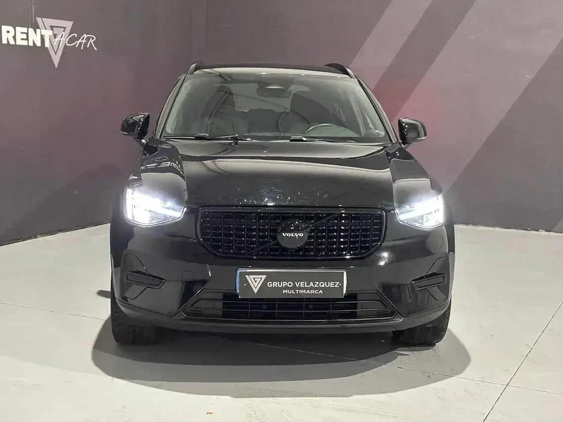 Usado Volvo XC40 197 HP (144 kW) 2025 Preto SUV
