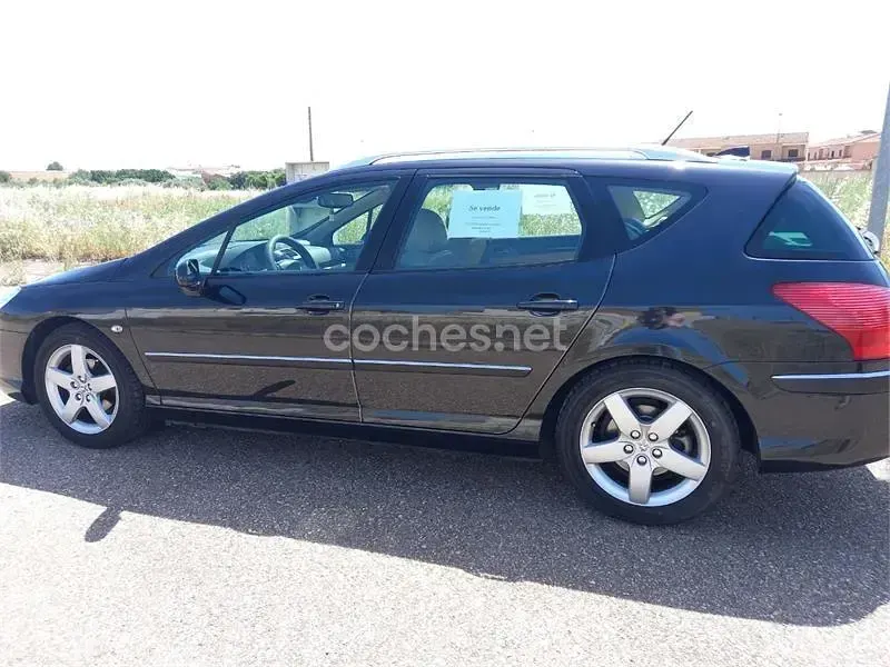 Usado Peugeot 407 Sport 136 CV (100 kW) 2005 Negro Familiar
