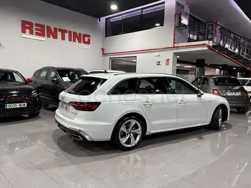 Usado Audi A4 S-Line 150 CV (110 kW) 2023 Blanco Familiar
