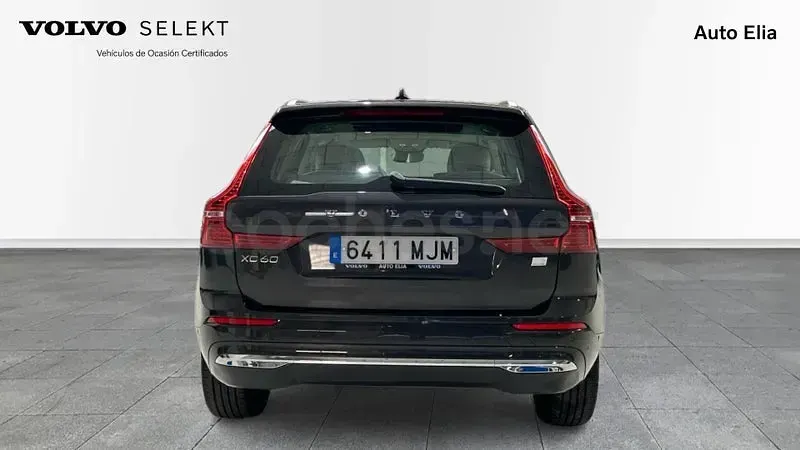 Usado Volvo XC60 Plus 350 CV (257 kW) 2023 Gris / plata SUV