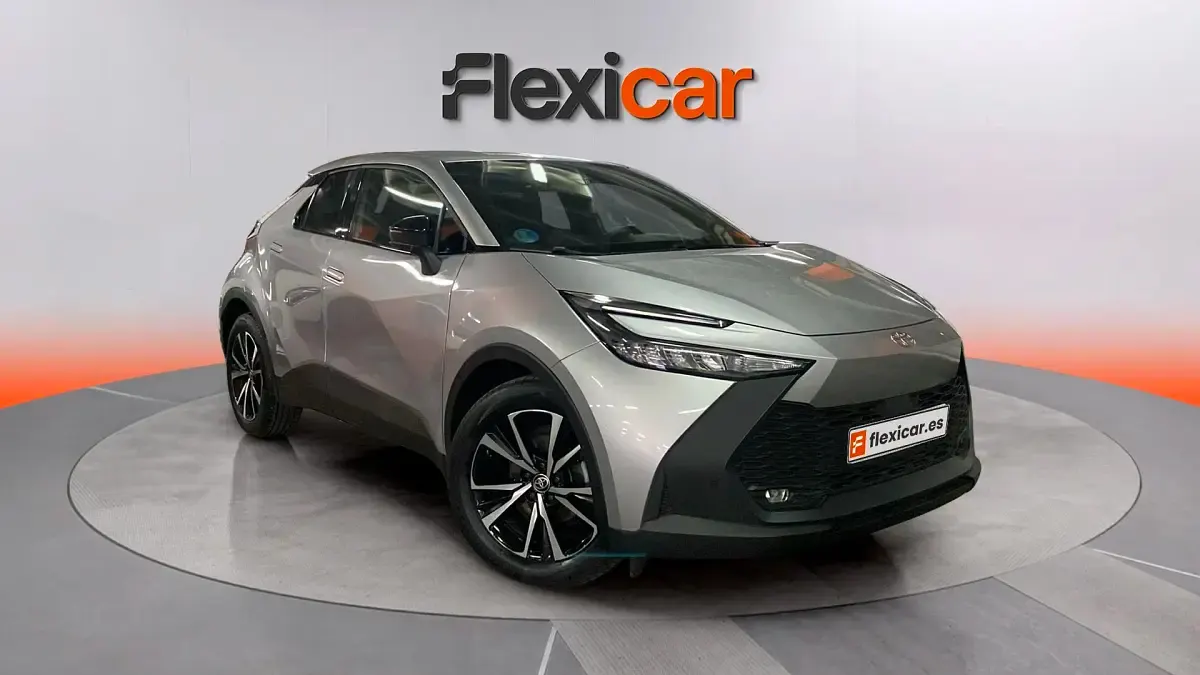 Käytetty Toyota C-HR Active 140 HP (102 kW) 2024 Katumaasturi