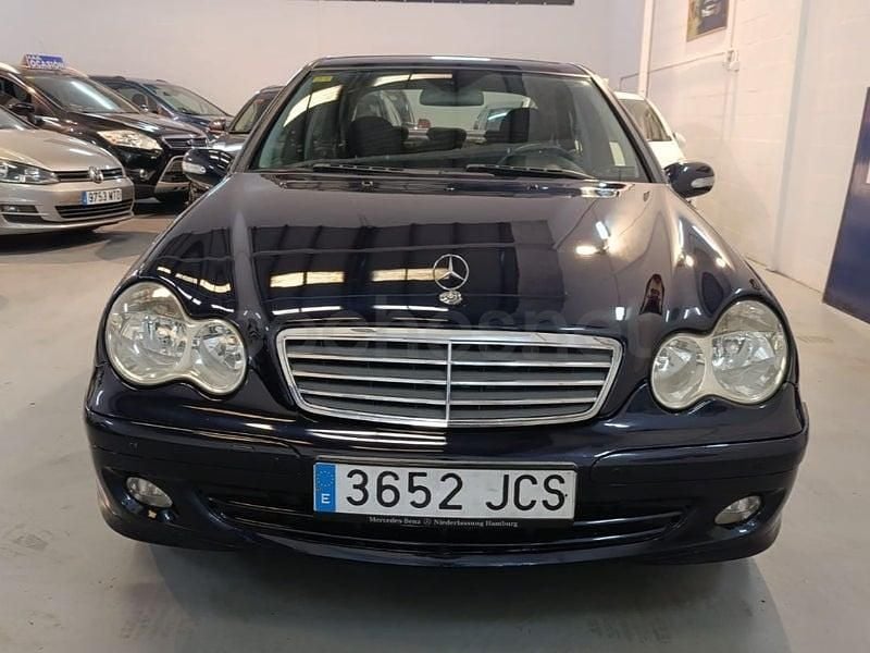 Usado Mercedes C220 Classic 170 CV (125 kW) 2007 Azul Berlina