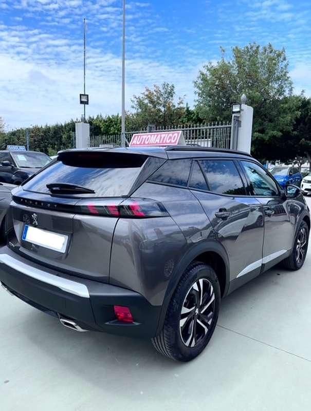 Usado Peugeot 2008 Allure 131 CV (96 kW) 2021 Gris SUV