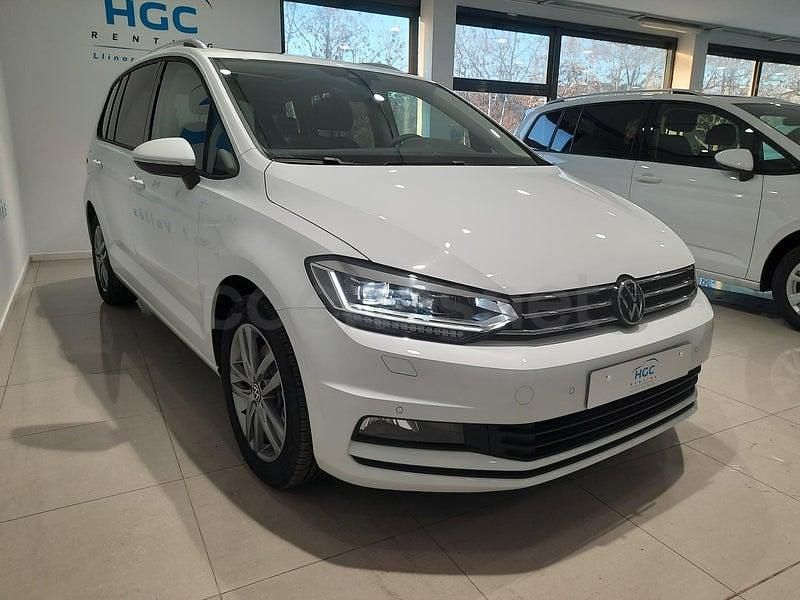 Usado VW Touran 122 CV (89 kW) 2025 Blanco Monovolumen