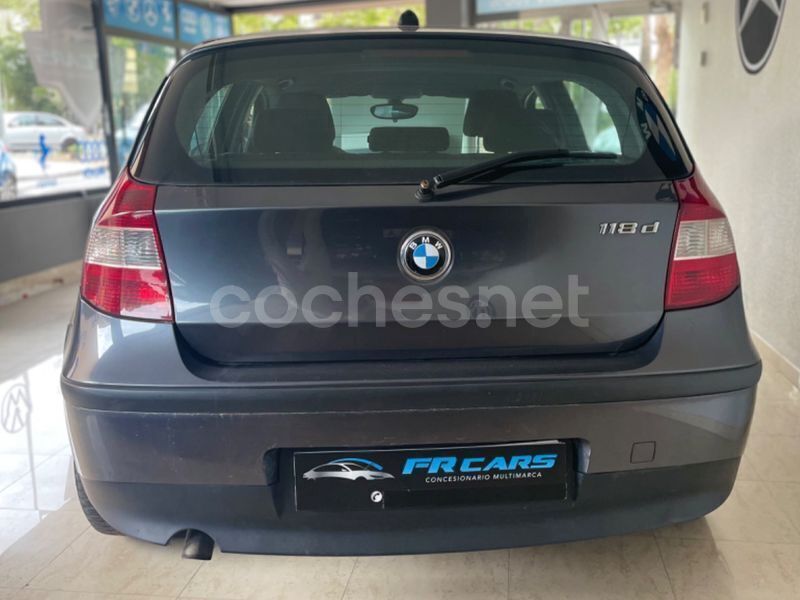 Usado BMW 118 143 CV (105 kW) 2008 Gris / plata Utilitario