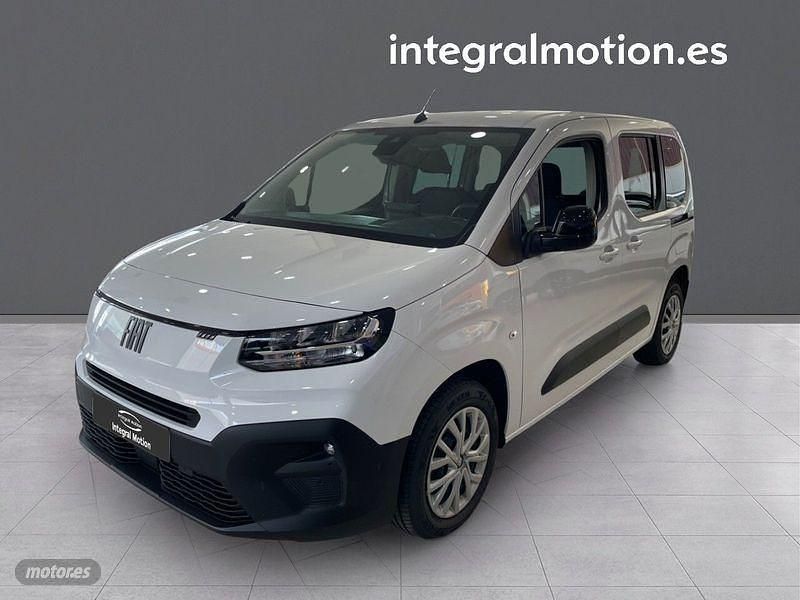 Usado Fiat Doblò 102 CV (75 kW) 2025 Blanco Monovolumen