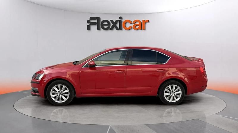Usado Skoda Octavia Ambition 116 CV (85 kW) 2017 Rojo Familiar