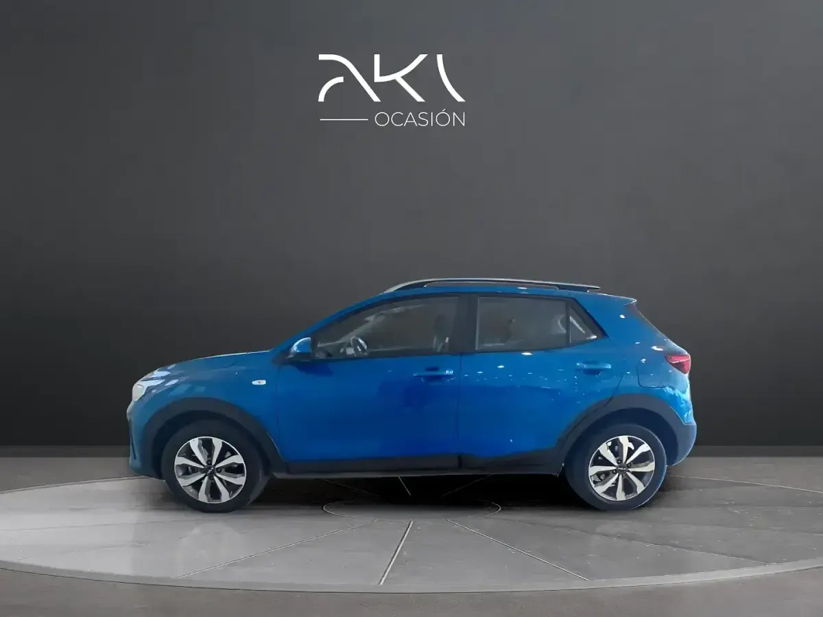 Usado Kia Stonic 84 CV (61 kW) 2022 Azul SUV