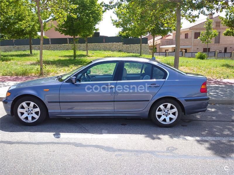 Usado BMW 320 170 CV (125 kW) 2004 Azul Berlina