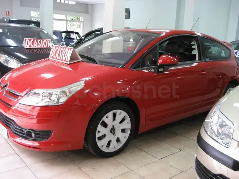 Usado Citroën C4 110 CV (80 kW) 2008 Rojo Berlina