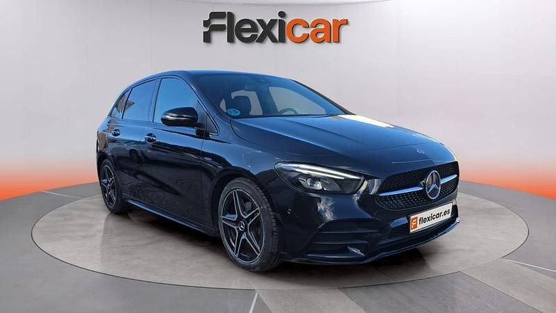Usado Mercedes B200 150 CV (110 kW) 2022 Negro Monovolumen