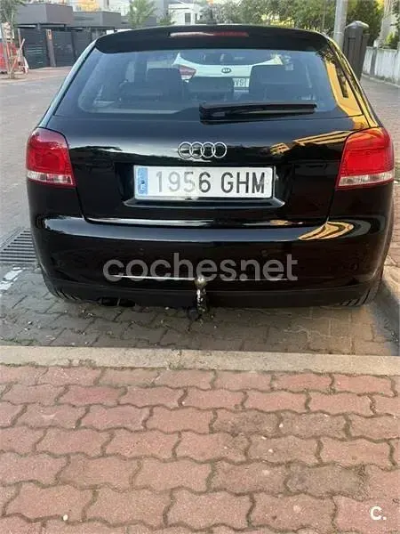 Usado Audi A3 Attraction 140 CV (102 kW) 2003 Negro Utilitario