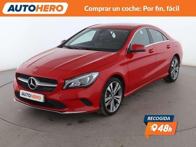 Usado Mercedes CLA180 122 CV (89 kW) 2017 Rojo Berlina