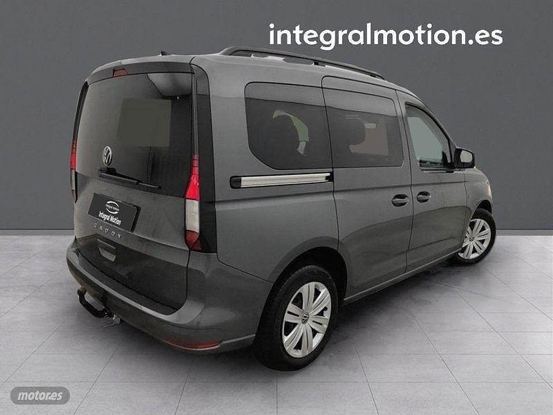 Usado VW Caddy 120 CV (88 kW) 2024 Varios colores Monovolumen