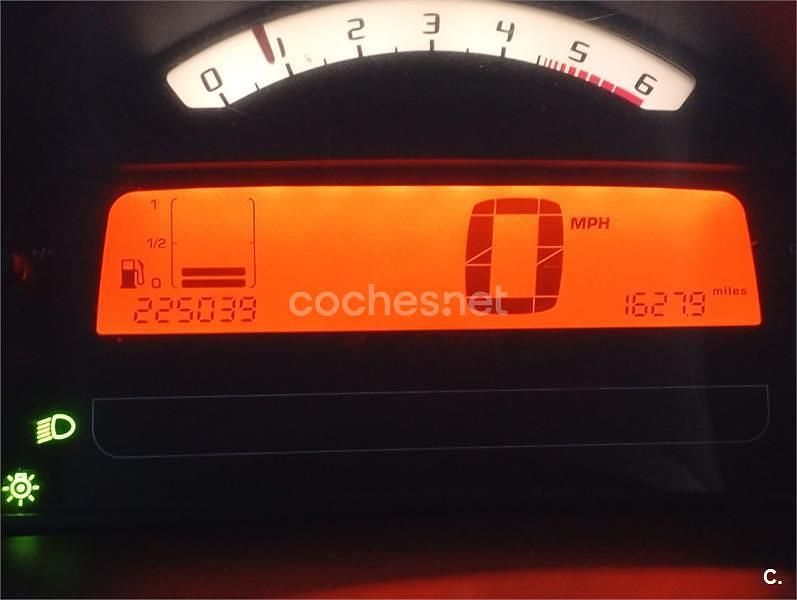 Usado Citroën C2 Furio 70 CV (51 kW) 2008 Verde Utilitario