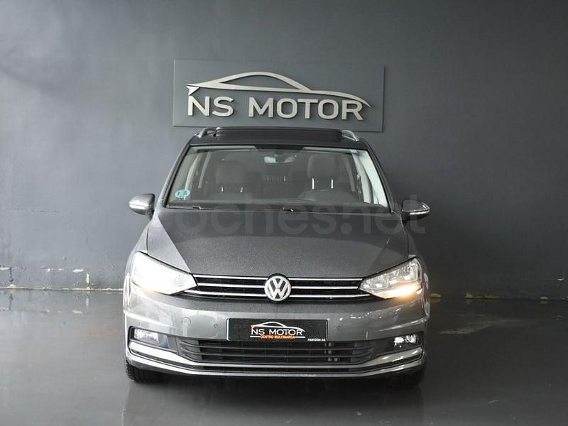 Usado VW Touran Advance 150 CV (110 kW) 2019 Gris / plata Monovolumen