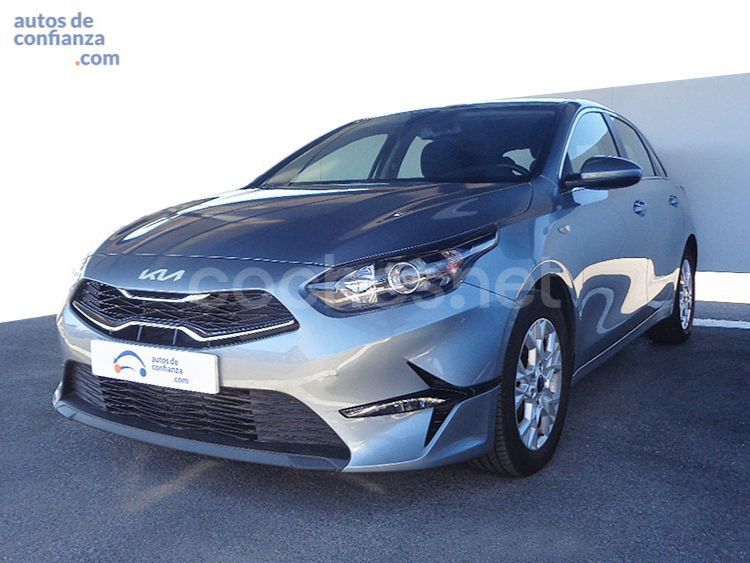 Gris / plata Usado 2024 Kia Ceed Utilitario | 18.900 € (Precio justo) - Imagen 1/4
