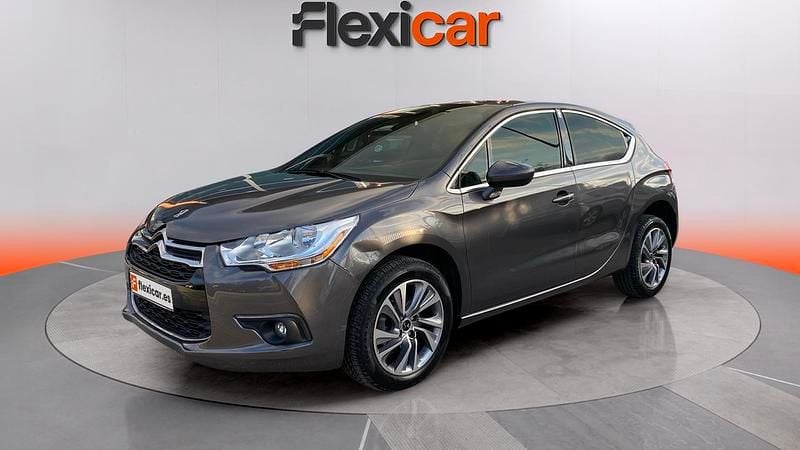 Usado DS Automobiles DS4 Design 120 CV (88 kW) 2015 Gris Berlina