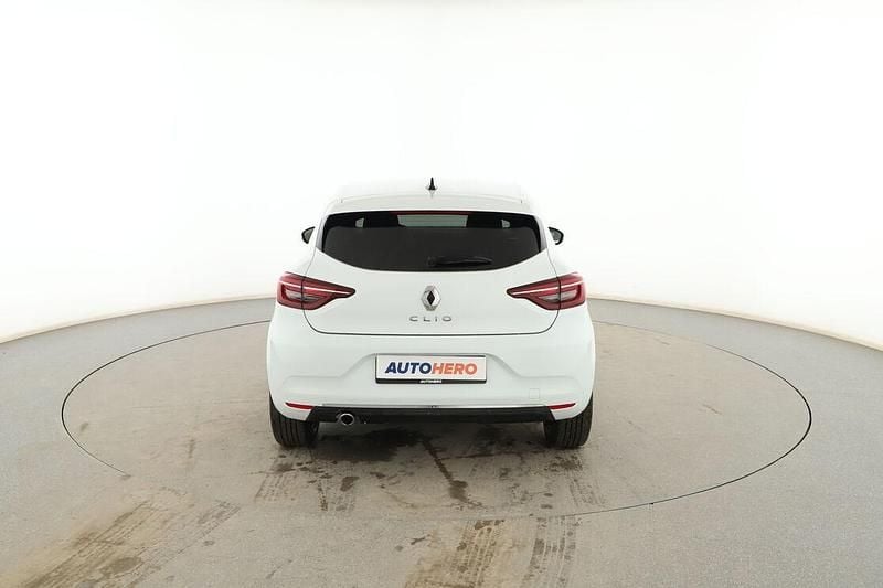 Begagnad Renault Clio V Techno 101 HK (74 kW) 2023 Vit Sedan
