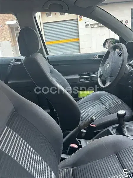 Usado VW Polo United 60 CV (44 kW) 2008 Negro Utilitario
