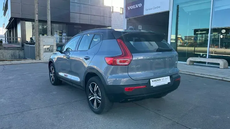 Usado Volvo XC40 R-Design 150 CV (110 kW) 2020 Gris / plata SUV