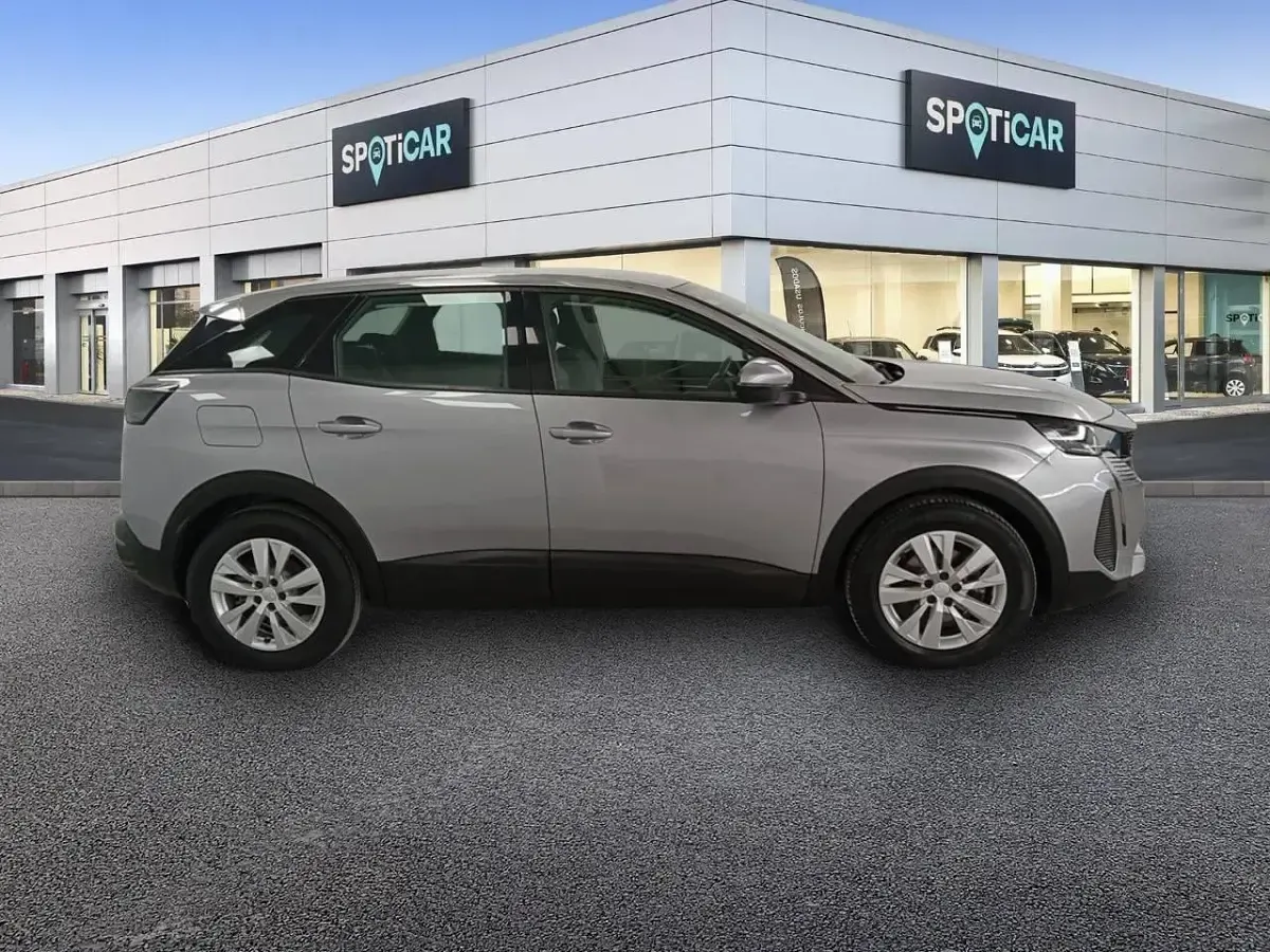 Usado Peugeot 3008 Active 131 CV (96 kW) 2021 Gris SUV