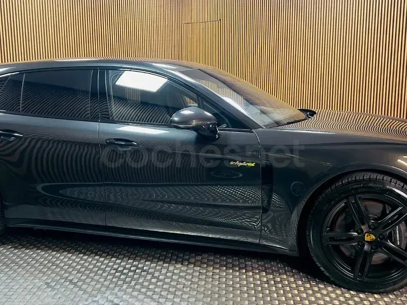 Begagnad Porsche Panamera Sport Turismo 462 HK (339 kW) 2019 Grå Kombi