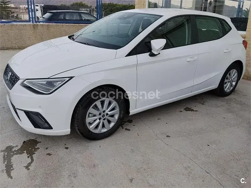 Usado Seat Ibiza Style 115 CV (84 kW) 2025 Blanco Utilitario