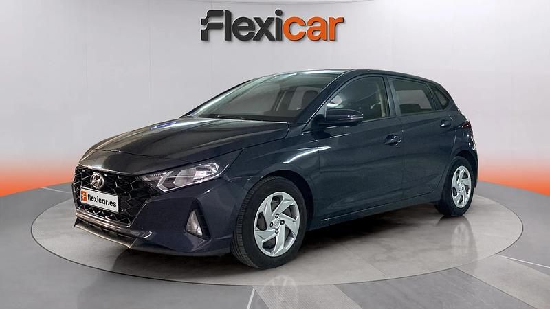 Usado Hyundai i20 101 CV (74 kW) 2022 Negro Berlina