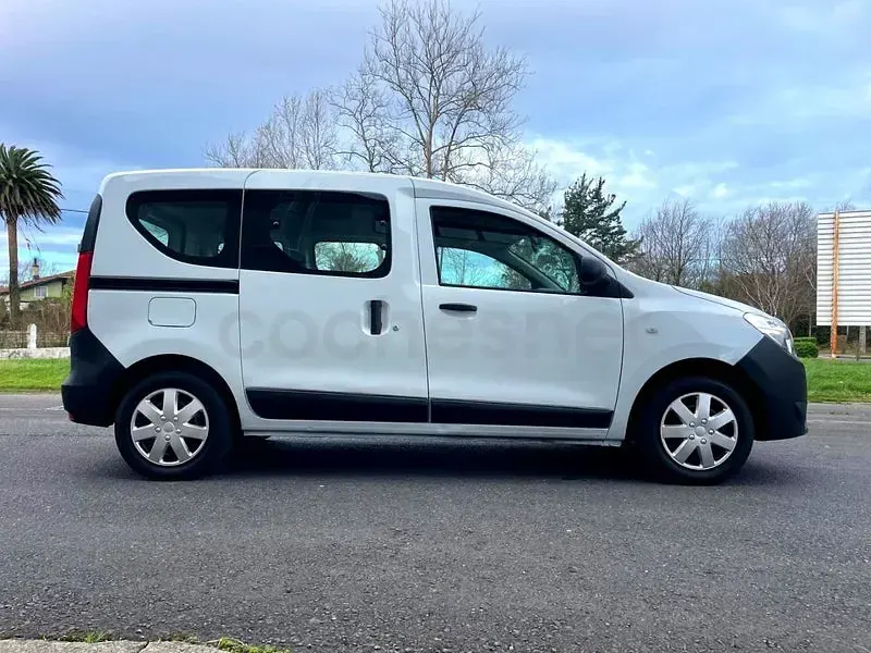 Usado Dacia Dokker Ambiance 90 CV (66 kW) 2014 Blanco Monovolumen