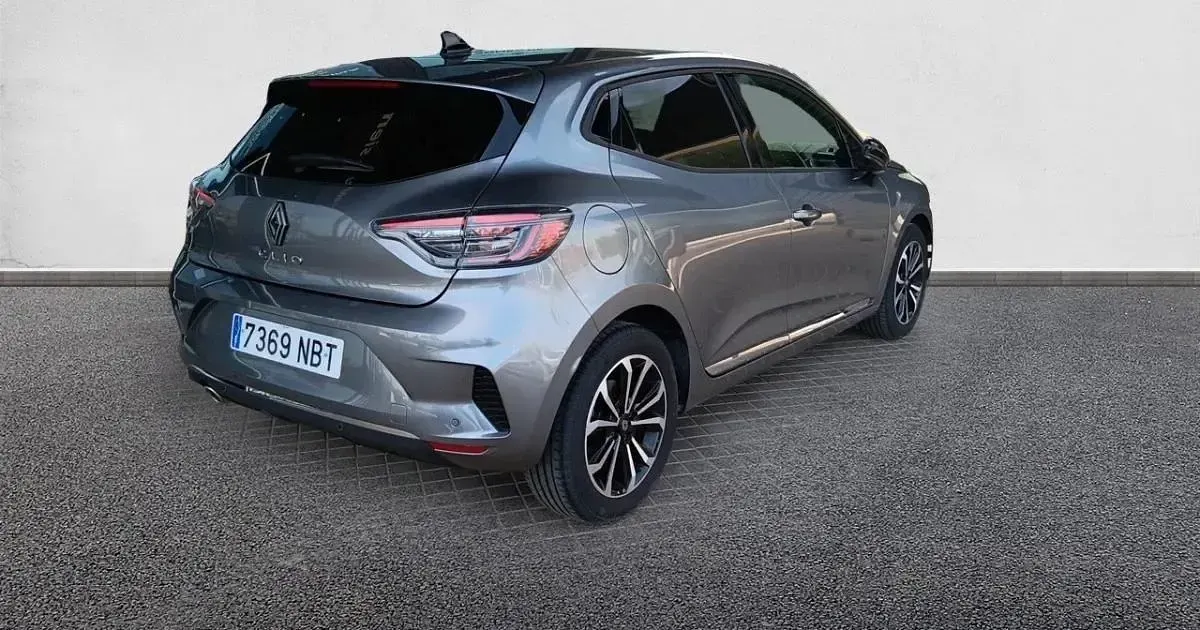 Usado Renault Clio Techno 100 CV (73 kW) 2025 Utilitario